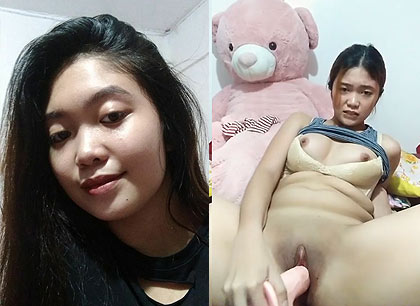สาวสวยทางบ้าน เงี่ยนจัด เอาดิลโด้เย็ดหีรัวๆ หีเนียนสวย ต้องดูเลย