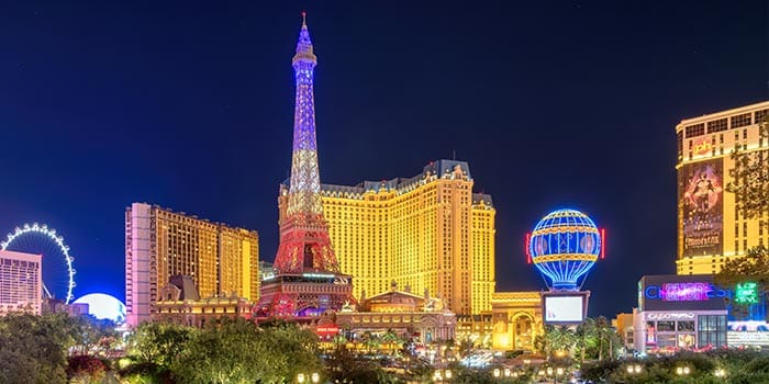 ท Vegas Strip ต่อสู้เมื่อรายได้จากการพนันลดลงในขณะที่นักท่องเที่ยวลดลง